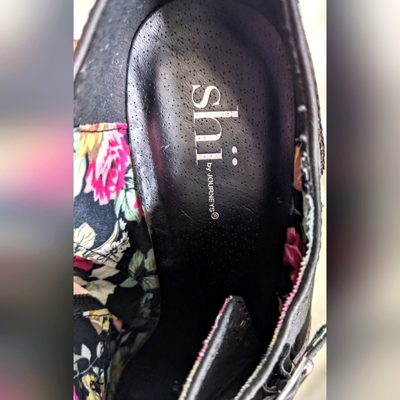 Shi by Journeys Women's Ankle Booties - Picture 14 of 15